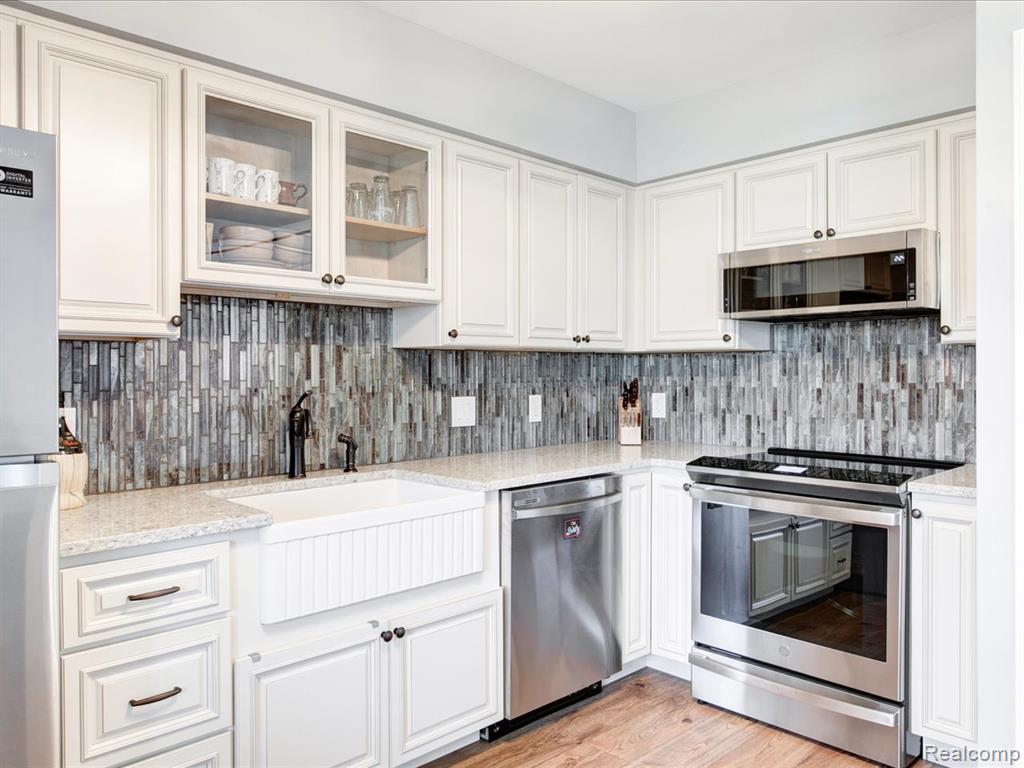 1700 River Road, Unit 9 Marysville, MI 48040 - Photo 5 of 23