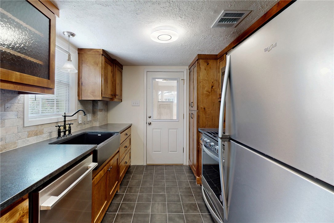 511 Homestead Street Bryan, TX 77803 - Photo 14 of 46 Gallery Image 14