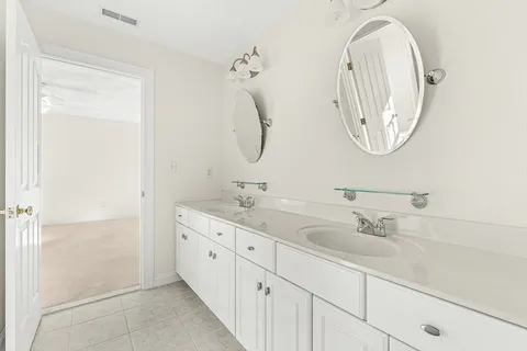 $1,049,000 | 109 Meadow Creek Drive, Dracut, MA 01826