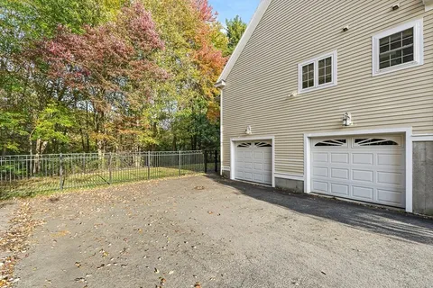 $1,049,000 | 109 Meadow Creek Drive, Dracut, MA 01826