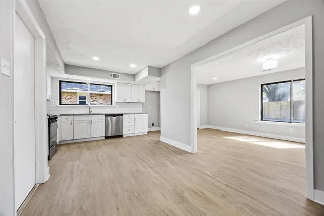 $2,300 | 3030 Becket Street, Pearland, TX 77584