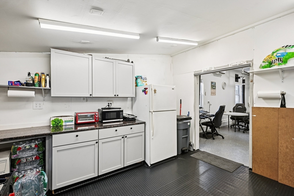 263 Mansfield Road North Attleboro, MA 02760 - Photo 17 of 24