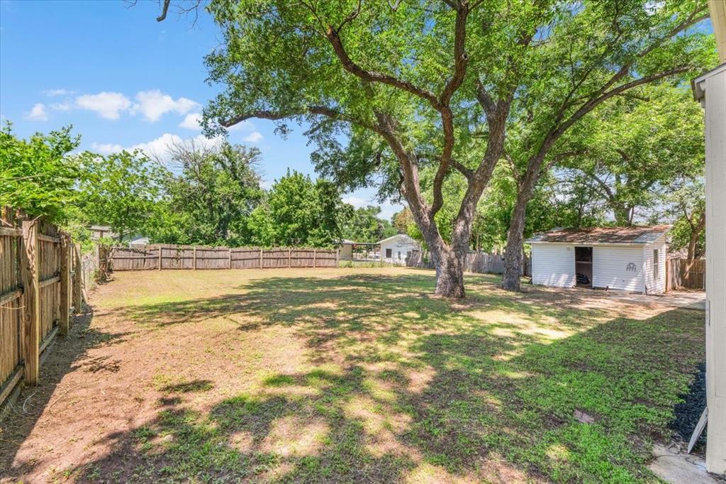 643 East Columbia Drive Azle, TX 76020 - Photo 27 of 34