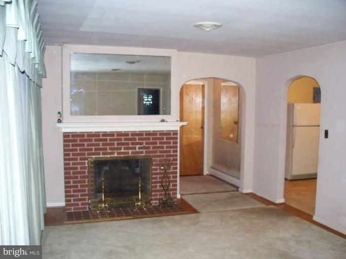 621 Beards Hill Road Aberdeen, MD 21001 - Photo 12 of 27 Living Room