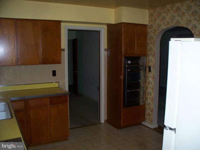 621 Beards Hill Road Aberdeen, MD 21001 - Photo 15 of 27 Kitchen