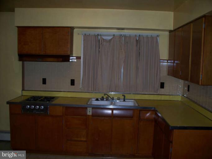 621 Beards Hill Road Aberdeen, MD 21001 - Photo 17 of 27 Kitchen