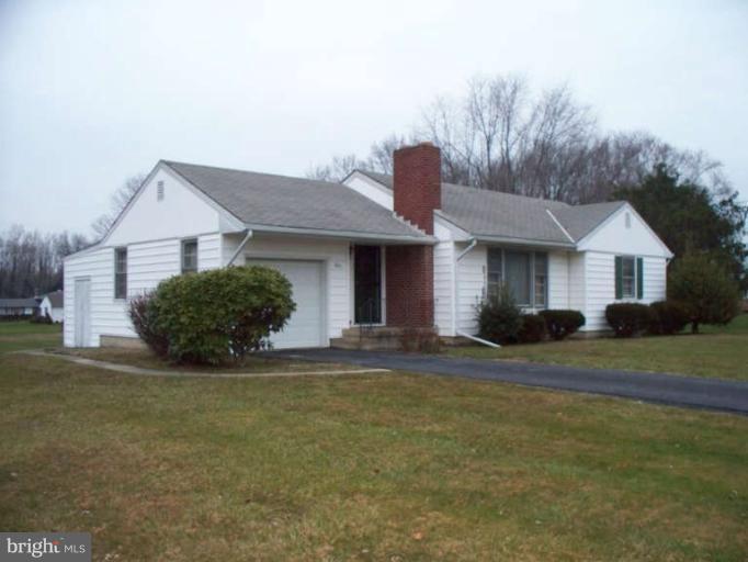 621 Beards Hill Road Aberdeen, MD 21001 - Photo 3 of 27 Front and Side View