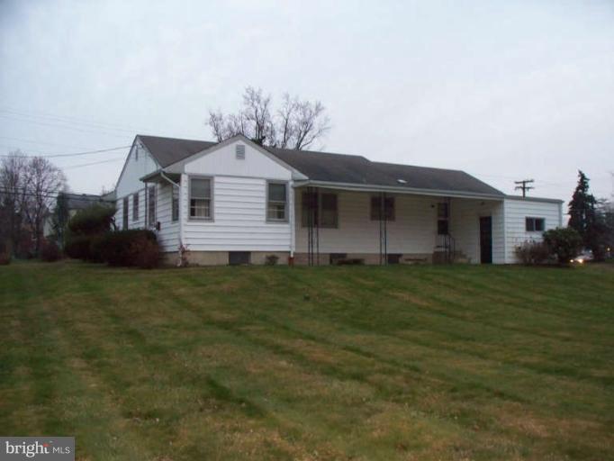 621 Beards Hill Road Aberdeen, MD 21001 - Photo 5 of 27 Exterior (Rear)