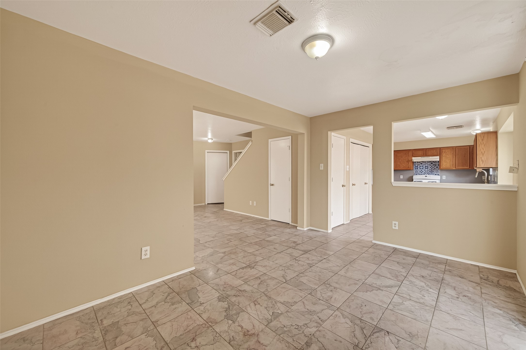 8814 Sage Pl Drive Houston, TX 77071 - Photo 7 of 35