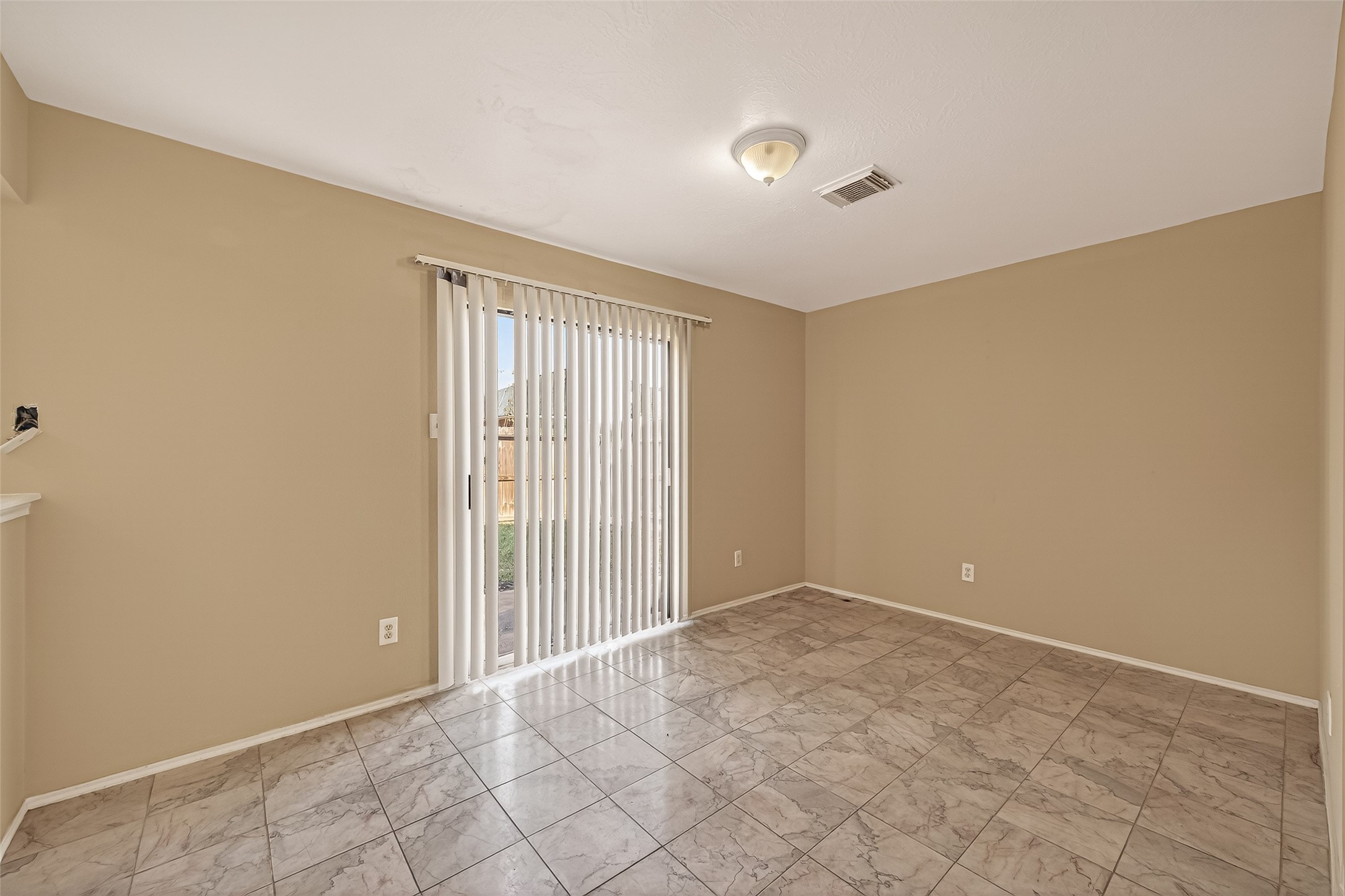 8814 Sage Pl Drive Houston, TX 77071 - Photo 9 of 35