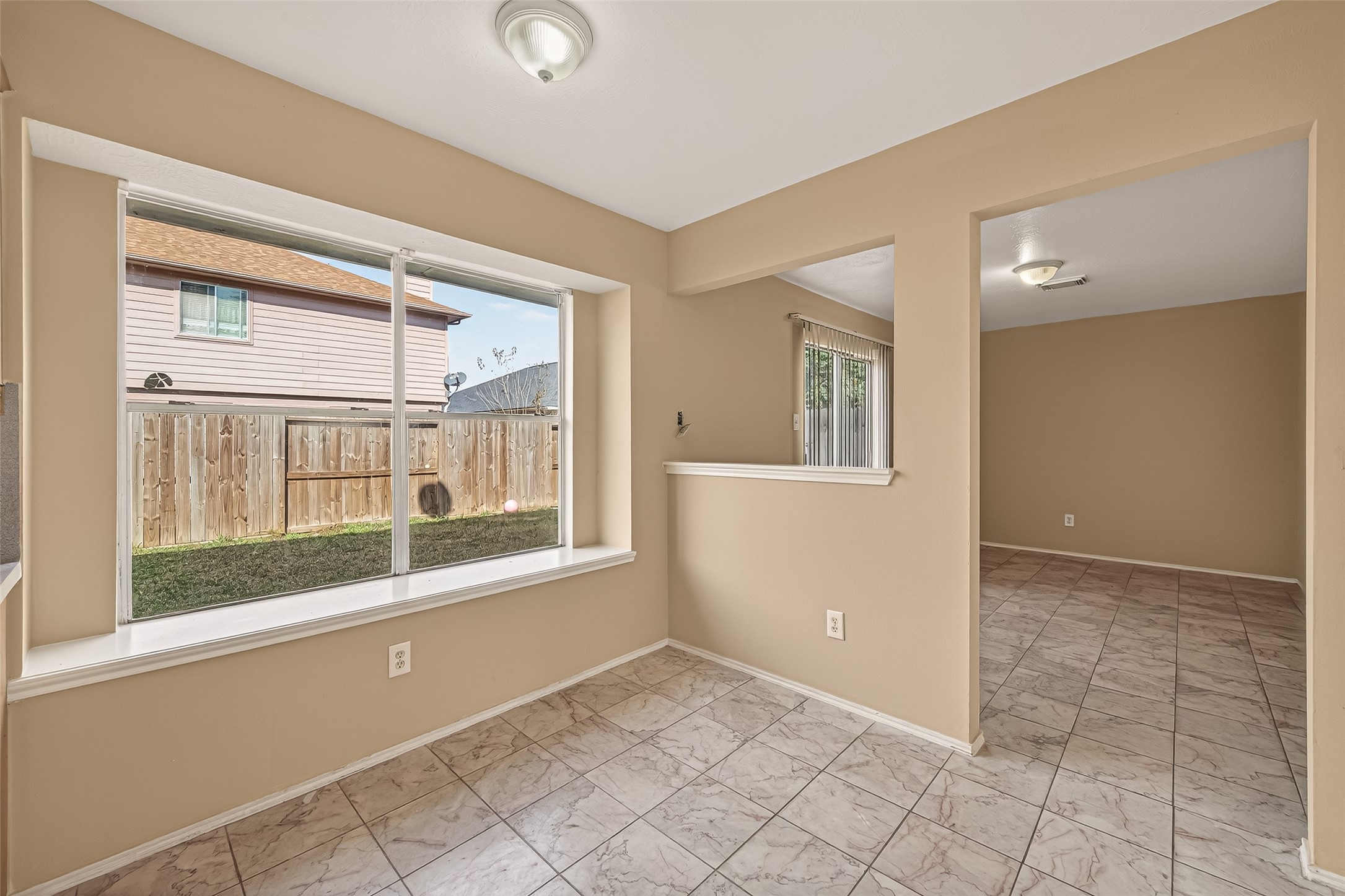 8814 Sage Pl Drive Houston, TX 77071 - Photo 10 of 35