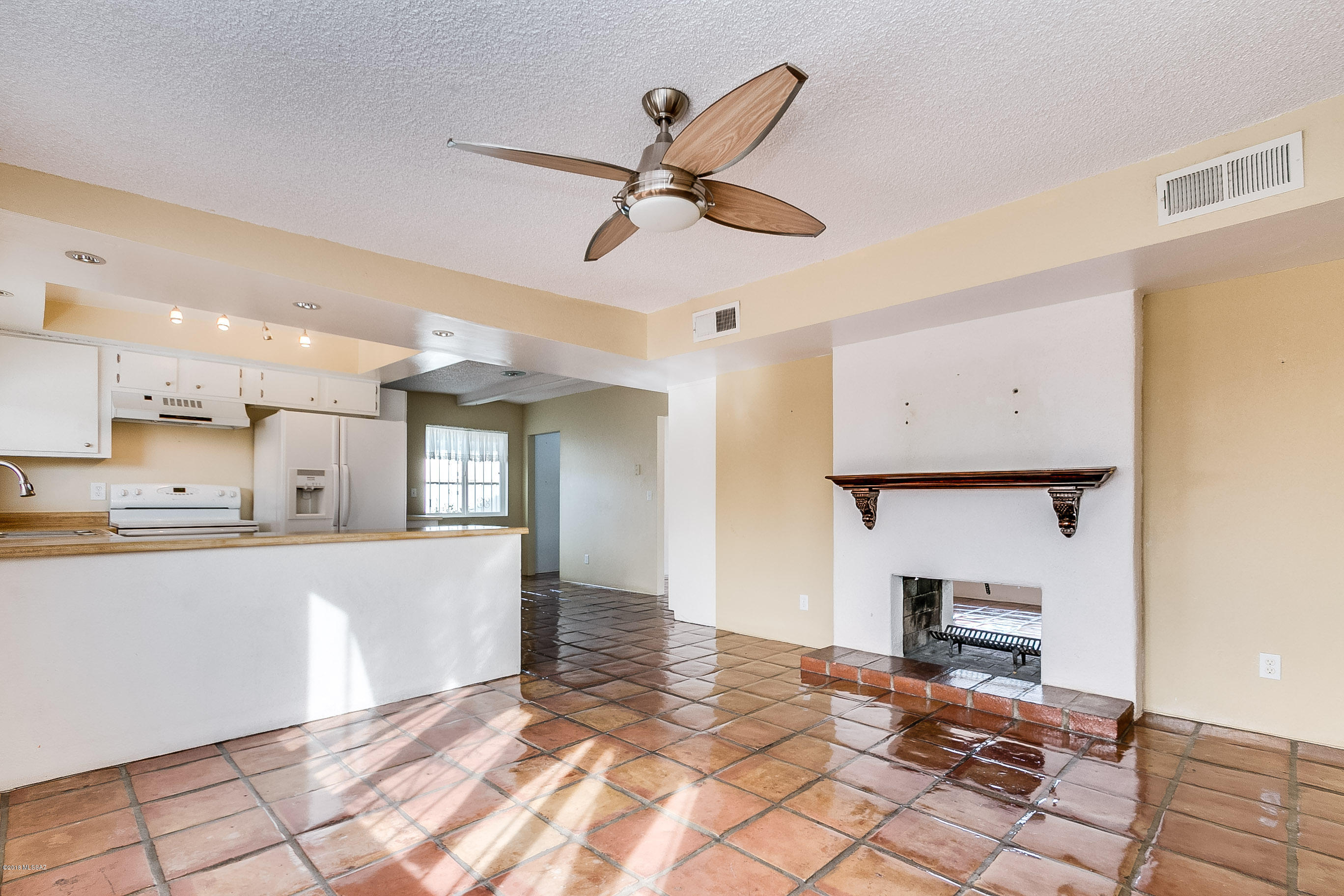 9431 East Stella Road Tucson, AZ 85730 - Photo 6 of 47 Gallery Image 6
