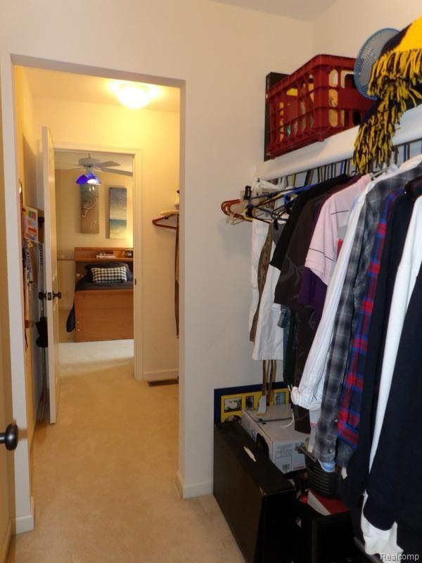 27609 King Road Romulus, MI 48174 - Photo 50 of 67 100_2700.jpg