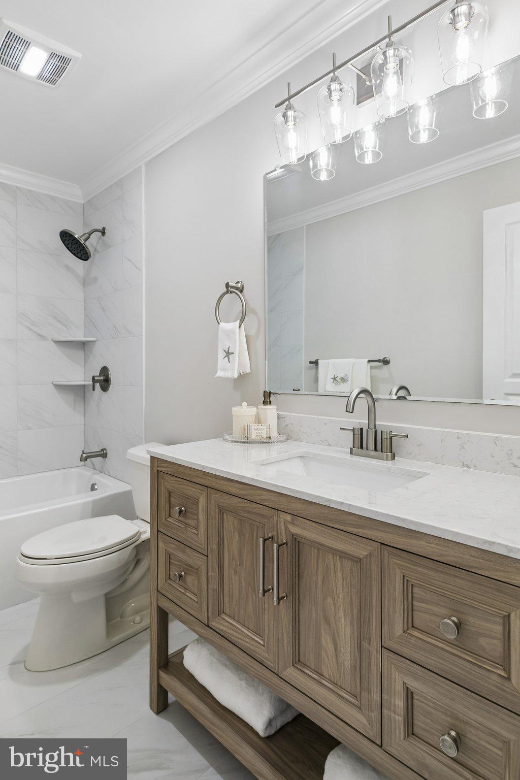 196 Walton Court Reading, PA 19606 - Photo 25 of 36 Guest Bathroom