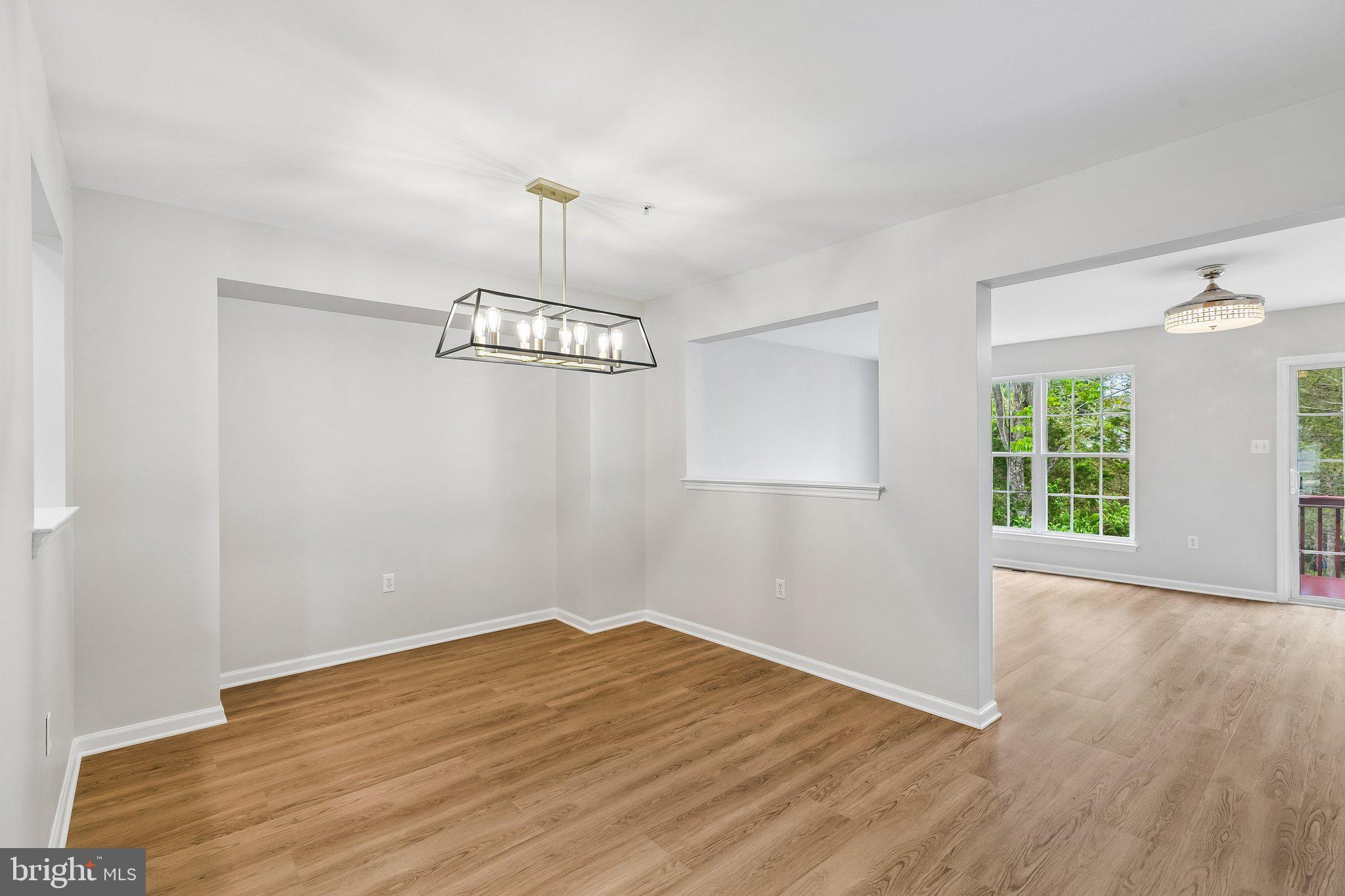 196 Walton Court Reading, PA 19606 - Photo 5 of 36 Dining Space