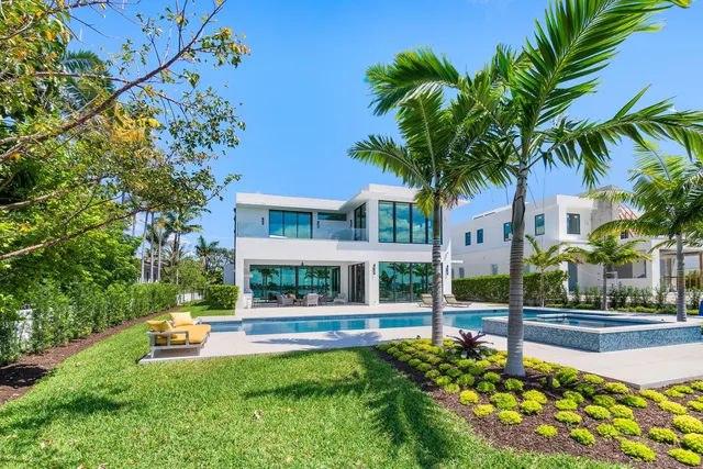 $12,450,000 | 807 North Atlantic Drive, Lantana, FL 33462