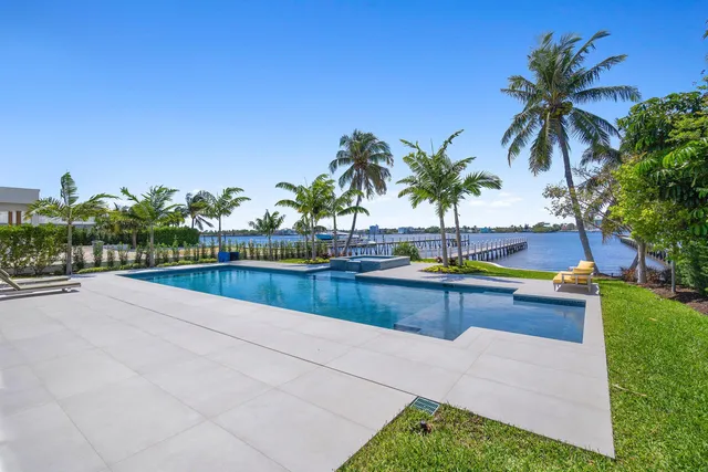 $12,450,000 | 807 North Atlantic Drive, Lantana, FL 33462