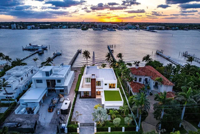 $12,450,000 | 807 North Atlantic Drive, Lantana, FL 33462