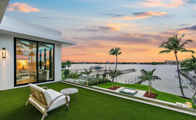 $12,450,000 | 807 North Atlantic Drive, Lantana, FL 33462