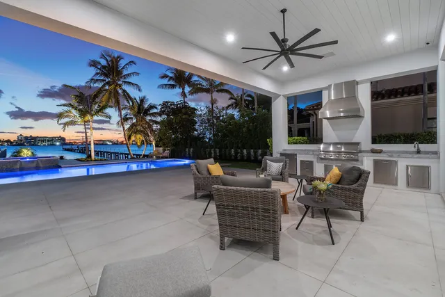 $12,450,000 | 807 North Atlantic Drive, Lantana, FL 33462