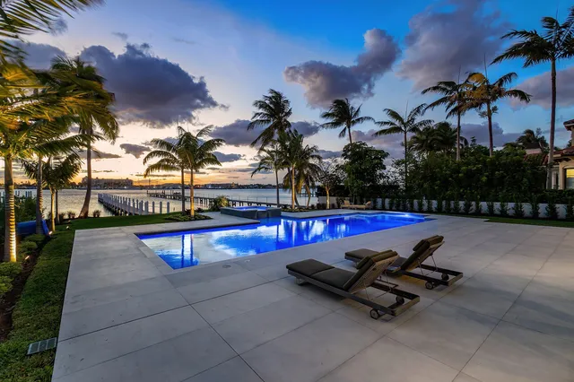 $12,450,000 | 807 North Atlantic Drive, Lantana, FL 33462