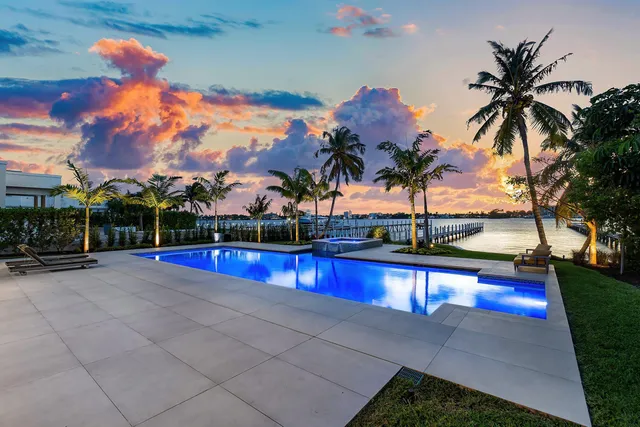 $12,450,000 | 807 North Atlantic Drive, Lantana, FL 33462
