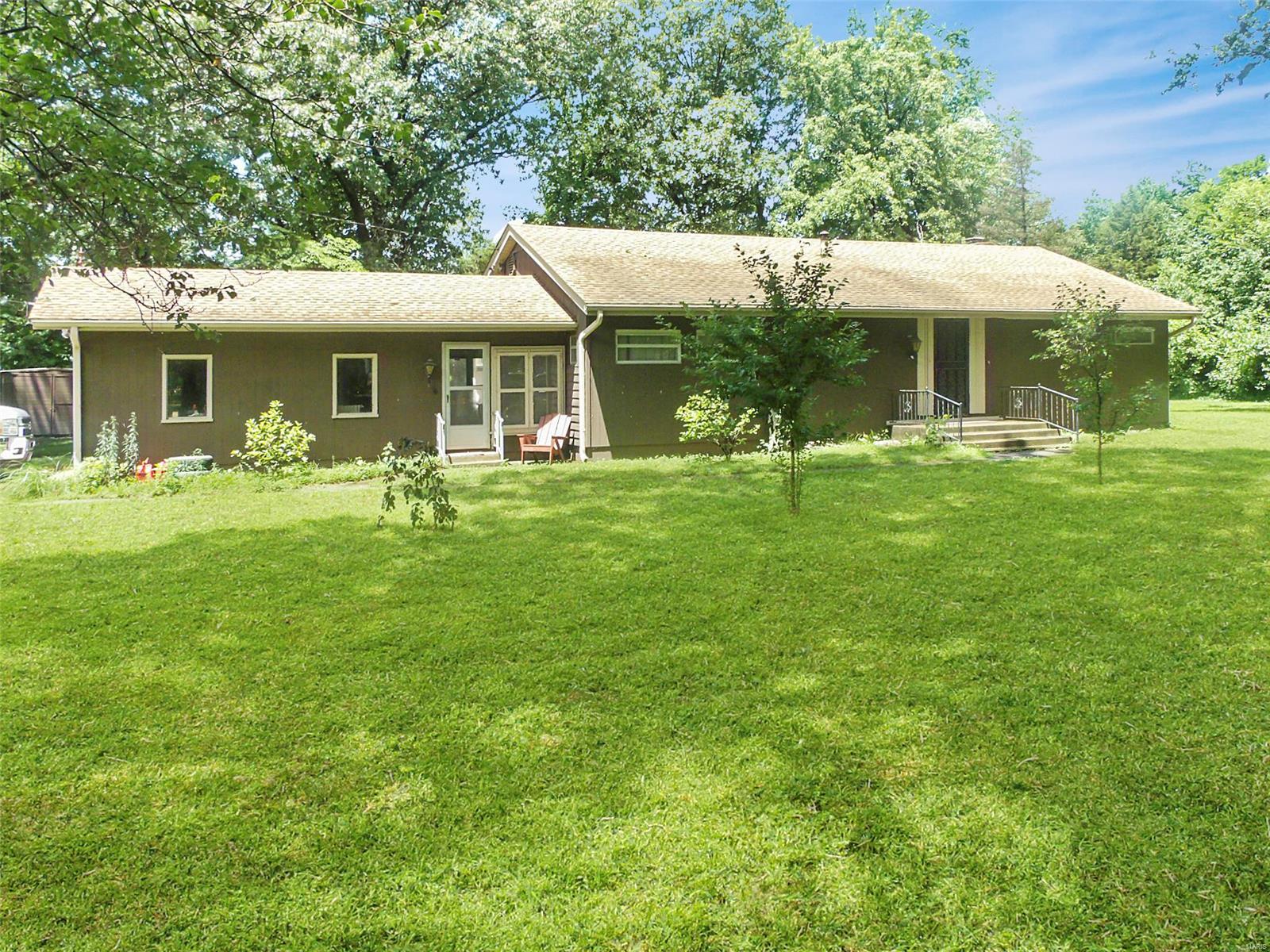 4731 Ahrens Avenue Roxana, IL 62025 - Photo 1 of 28