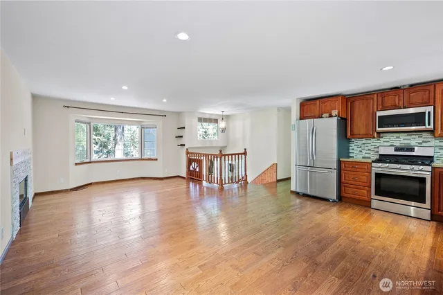 $849,000 | 10122 50th Place West, Mukilteo, WA 98275