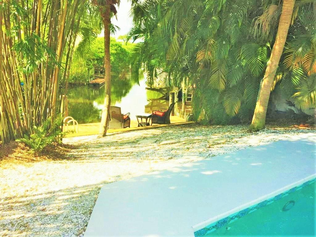 709 Irwin Lane Jupiter, FL 33458 - Photo 7 of 8 Photo G