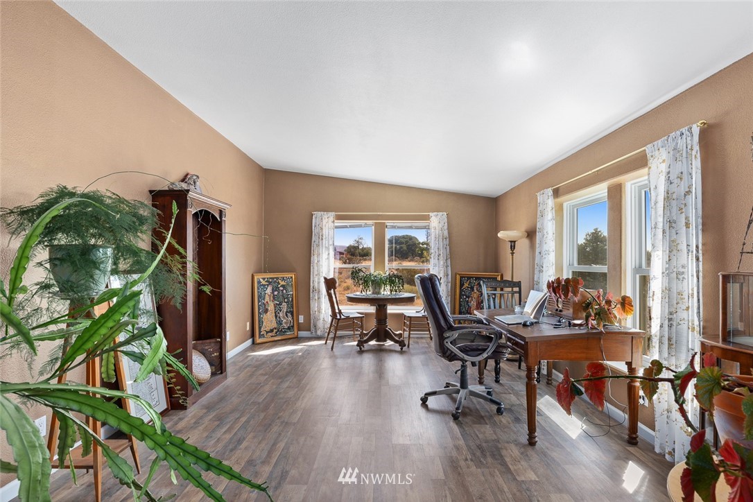 271 Thomas Road Ellensburg, WA 98926 - Photo 6 of 40 Gallery Image 6