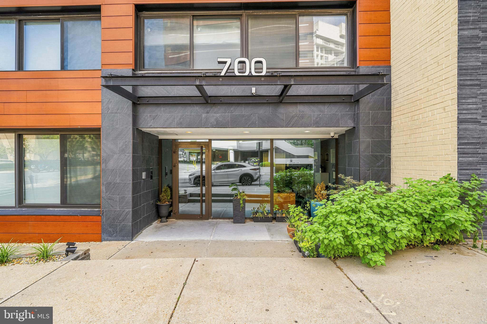 700 Roeder Road, Unit 403 Silver Spring, MD 20910 - Photo 2 of 42