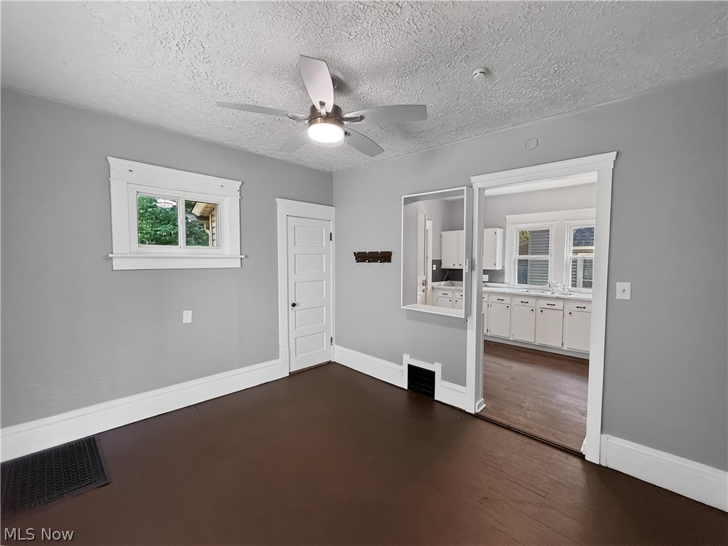 513 Rentschler Street Akron, OH 44304 - Photo 9 of 24 Gallery Image 9