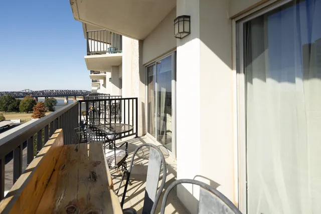 $212,000 | 655 Riverside Drive, Unit 708A, Memphis, TN 38103