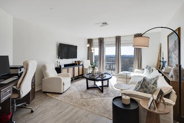 $212,000 | 655 Riverside Drive, Unit 708A, Memphis, TN 38103