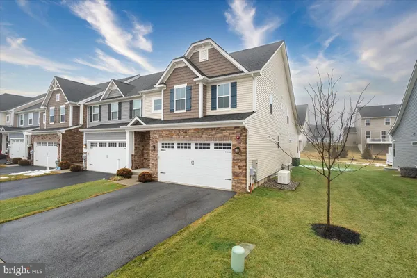 $637,500 | 808 Fountain Trail, Kennett Square, PA 19348