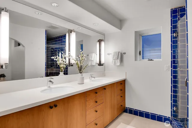 $1,998,000 | 121 East Edgar Street, Seattle, WA 98102