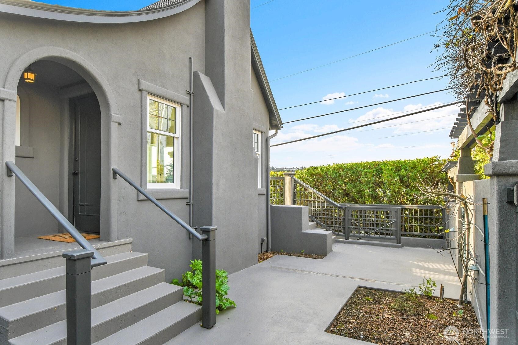 121 East Edgar Street Seattle, WA 98102 - Photo 8 of 40