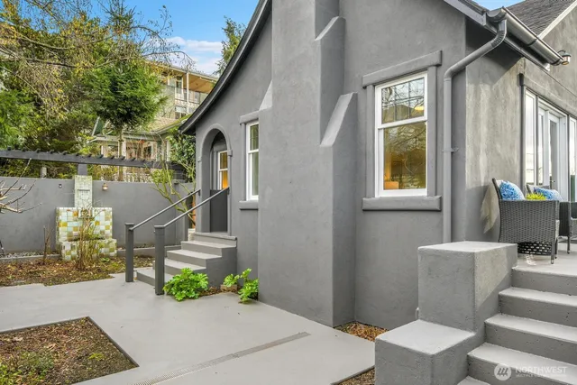 $1,998,000 | 121 East Edgar Street, Seattle, WA 98102