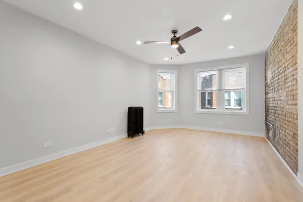 $2,262 | 7383 North Damen Avenue, Unit 2W, Chicago, IL 60645