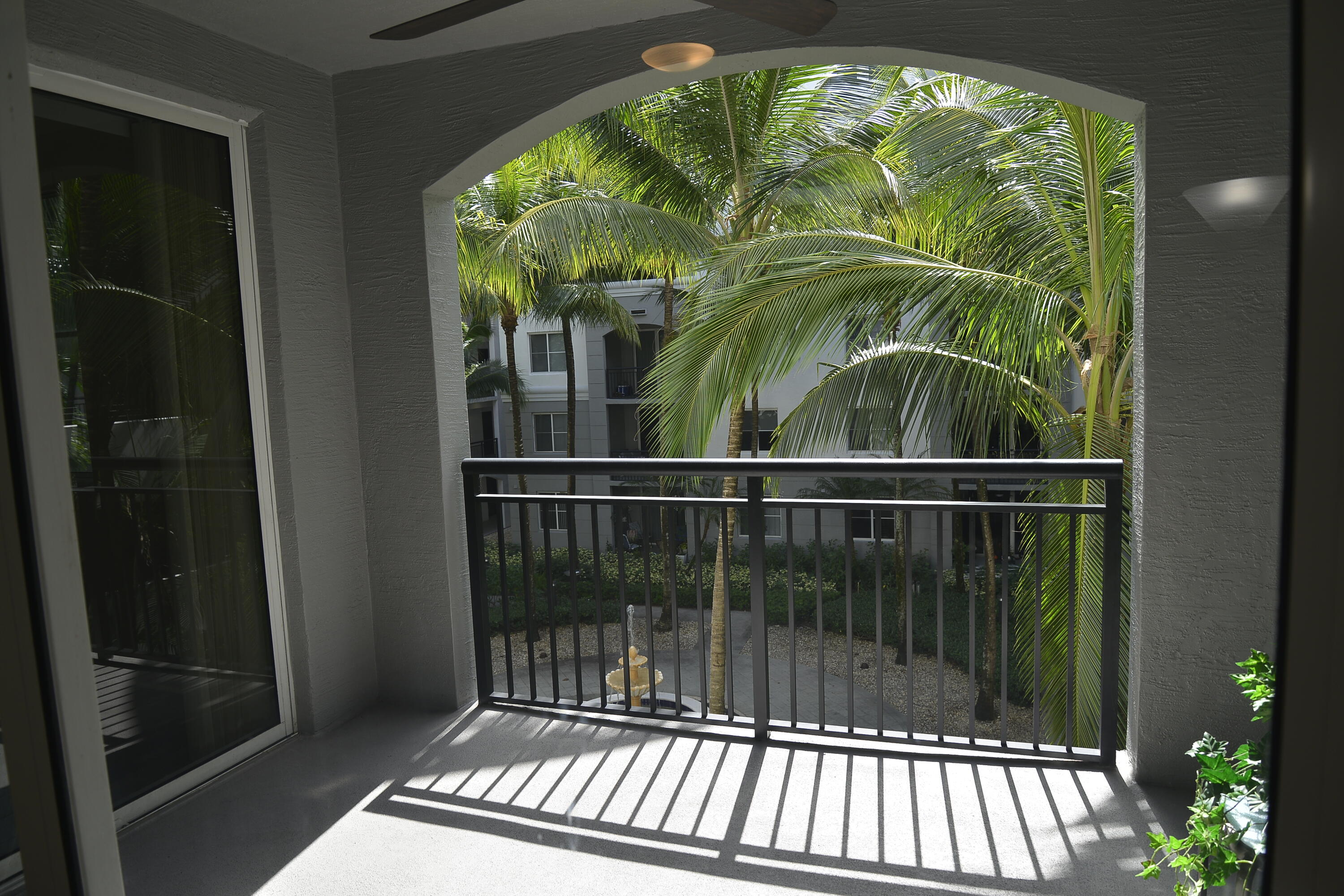 1660 Renaissance Commons Boulevard, Unit 2329 Boynton Beach, FL 33426 - Photo 15 of 34 _ROB0258