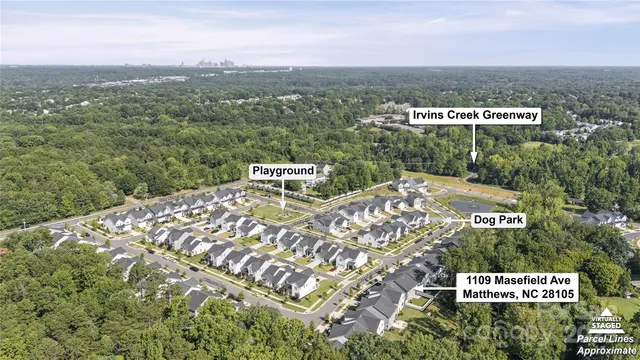 a view of a back yard of the house