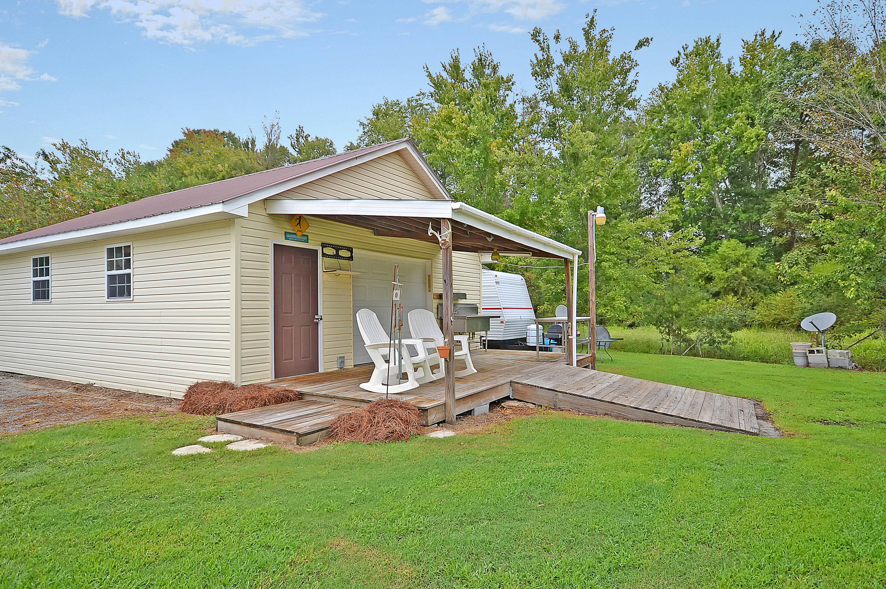 9453 Old State Road Holly Hill, SC 29059 - Photo 29 of 35 DSC_0019 copy