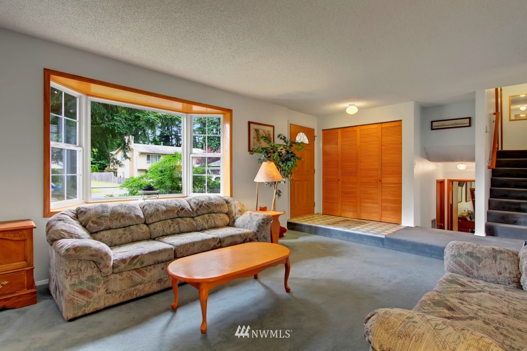13920 147th Place Southeast Renton, WA 98059 - Photo 2 of 15 Gallery Image 2