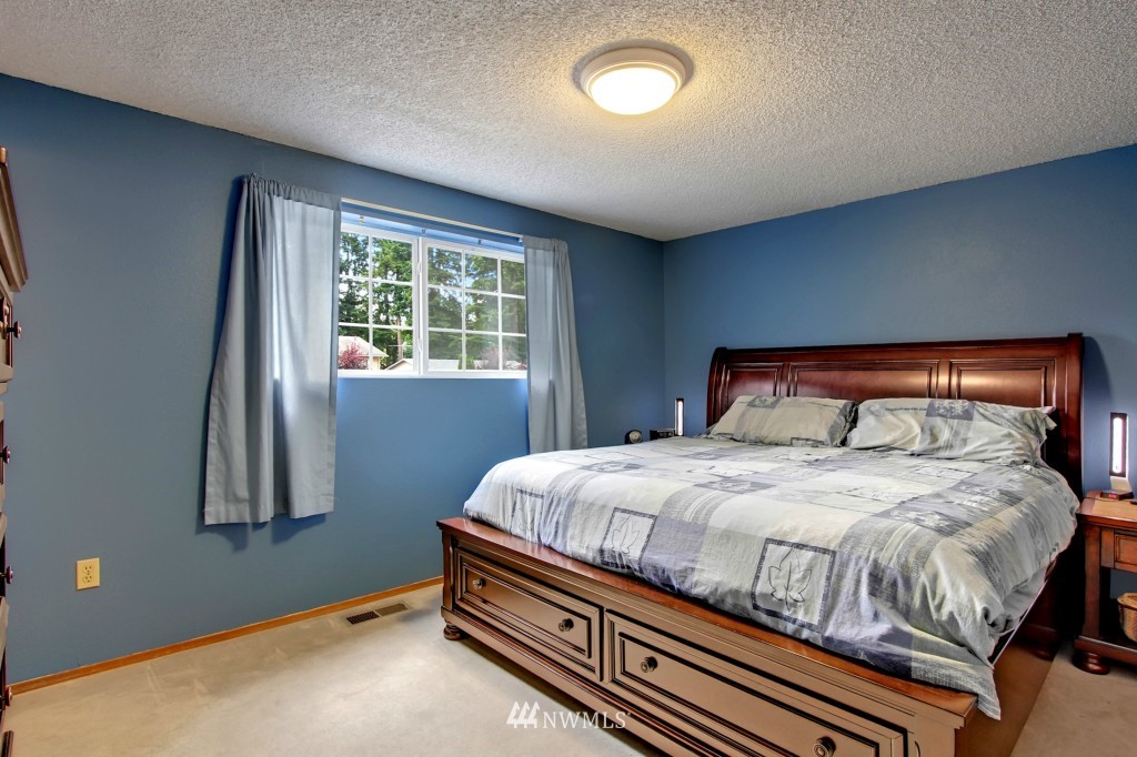 13920 147th Place Southeast Renton, WA 98059 - Photo 6 of 15 Gallery Image 6