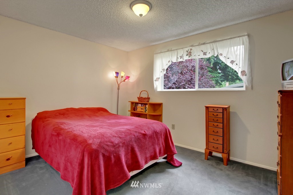 13920 147th Place Southeast Renton, WA 98059 - Photo 7 of 15 Gallery Image 7