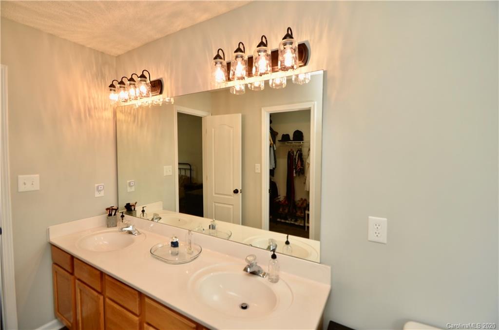 724 Gum Branch Road Charlotte, NC 28214 - Photo 34 of 41 Gallery Image 34