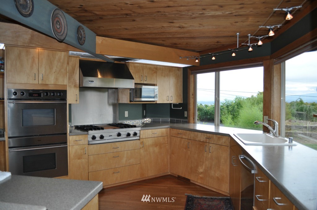 5825 Church Road Ferndale, WA 98248 - Photo 4 of 15