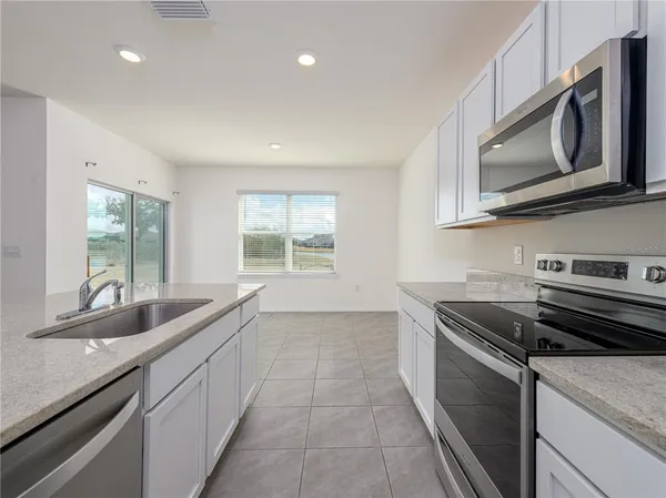 $2,400 | 10797 Penny Gale Loop, San Antonio, FL 33576