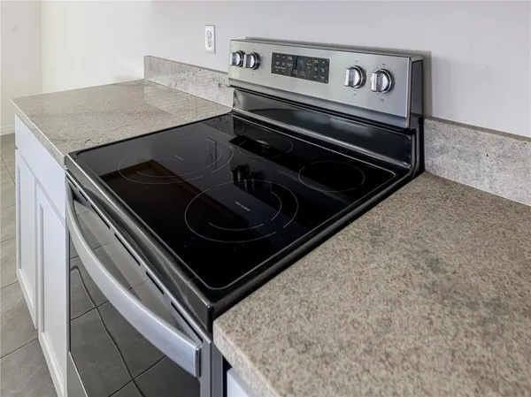 $2,400 | 10797 Penny Gale Loop, San Antonio, FL 33576