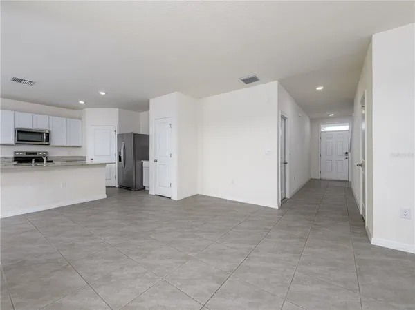 $2,400 | 10797 Penny Gale Loop, San Antonio, FL 33576